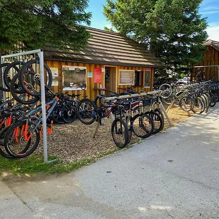 Rogla - Mojca Pokrajculja 木屋