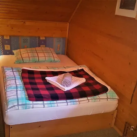 Rogla Mojca Шале